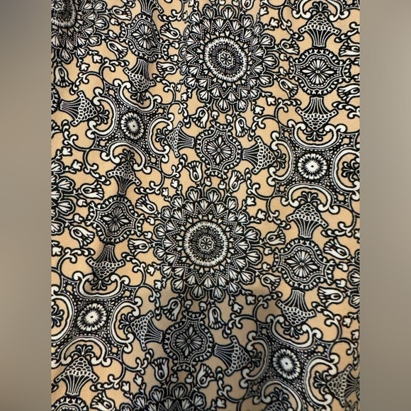 Liz Claiborne Mid Rise Straight Pull On Pants Cream Black White Geometric Sz 1X - Picture 15 of 17